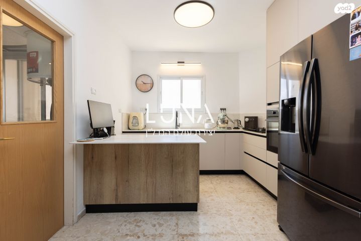 דירה, מרדכי גור, רמת פולג, נתניה