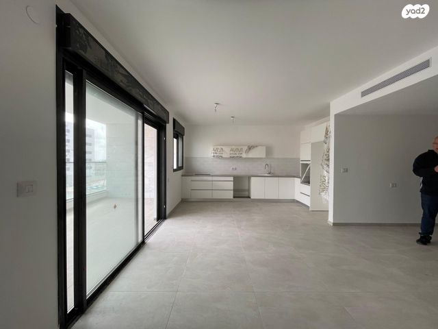 דירה, אור ים, אור עקיבא