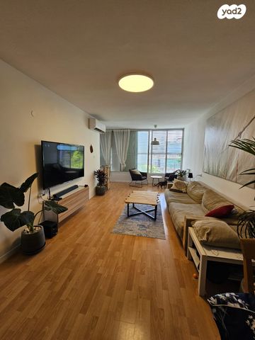 דירה, דוד וולפסון, רמז, מערב ותיק, ראשון לציון