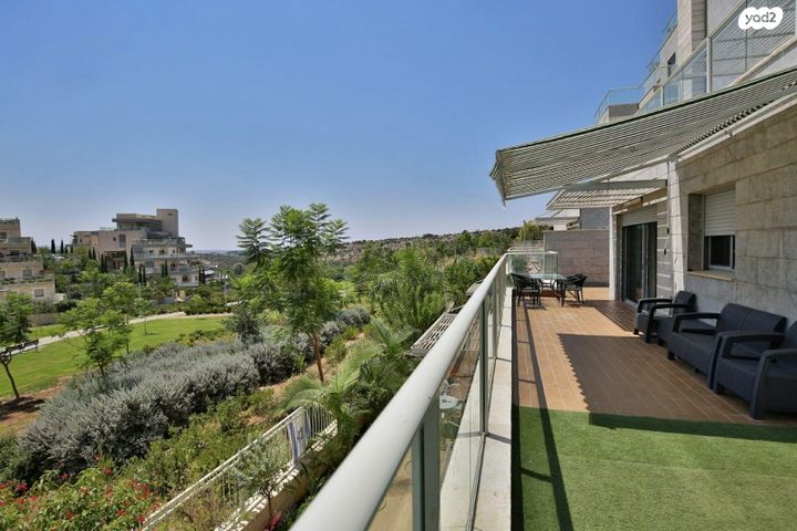 דירת גן, מודיעין מכבים רעות