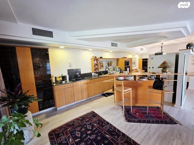 דירת גן, הדישון, מלחה, מנחת, ירושלים