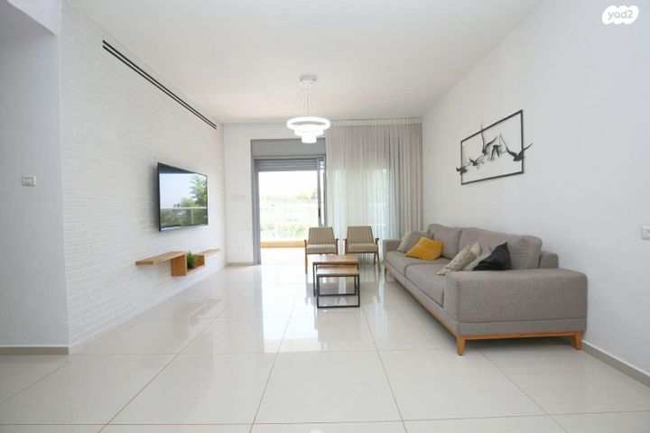 דירת גן, מודיעין מכבים רעות