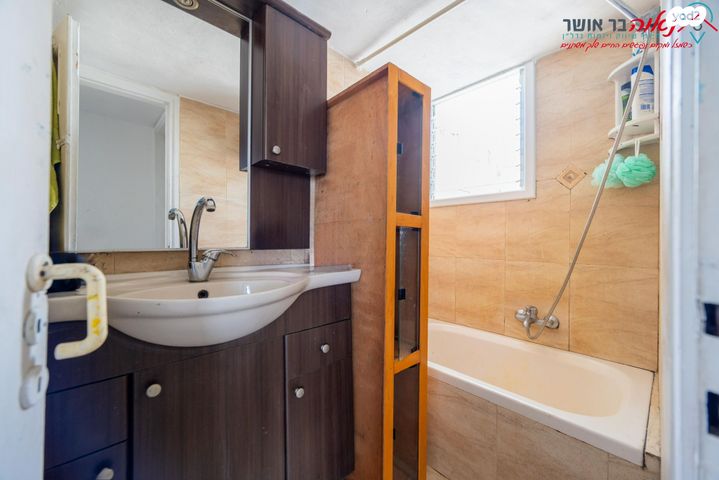 דירה, שדרות בר אילן 18, דרום מערב ותיק, בת ים