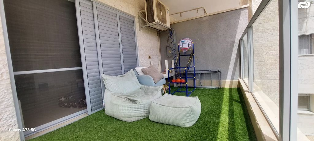 דירה, הרב ישעיהו דולגין, חומת שמואל, הר חומה, ירושלים