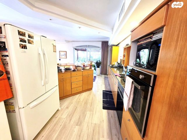 דירת גן, הדישון, מלחה, מנחת, ירושלים