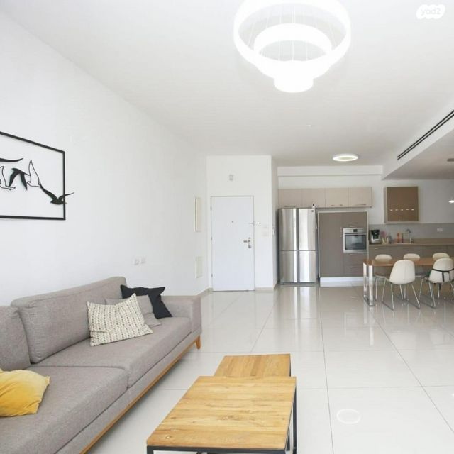 דירת גן, מודיעין מכבים רעות