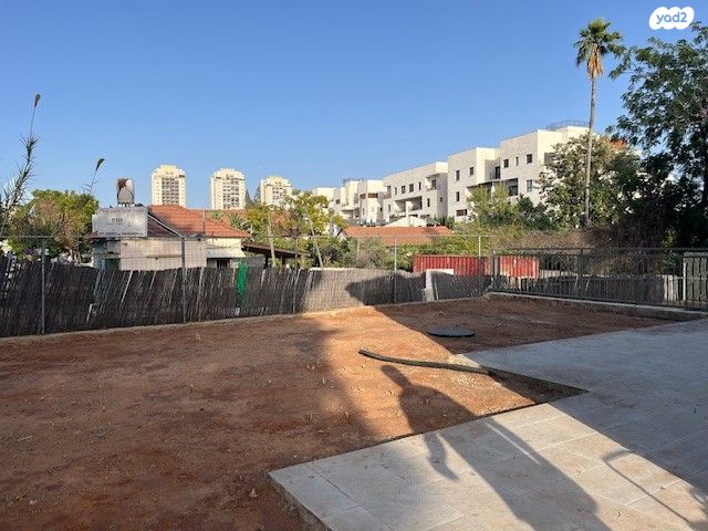 הותיקה