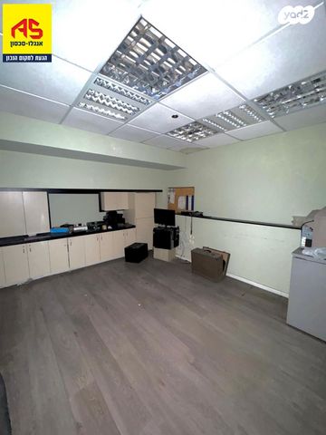 חנויות/ שטח מסחרי, גד מנלה, אזור תעשיה ספיר, נתניה