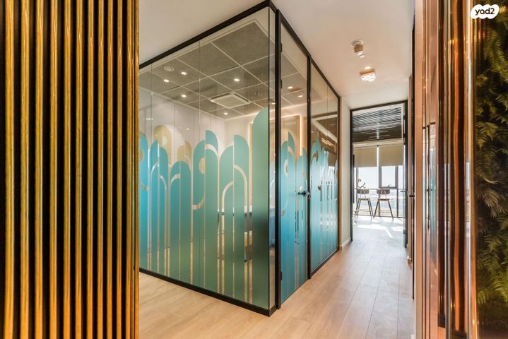 משרדים, שדרות מנחם בגין, החותרים, טירת כרמל