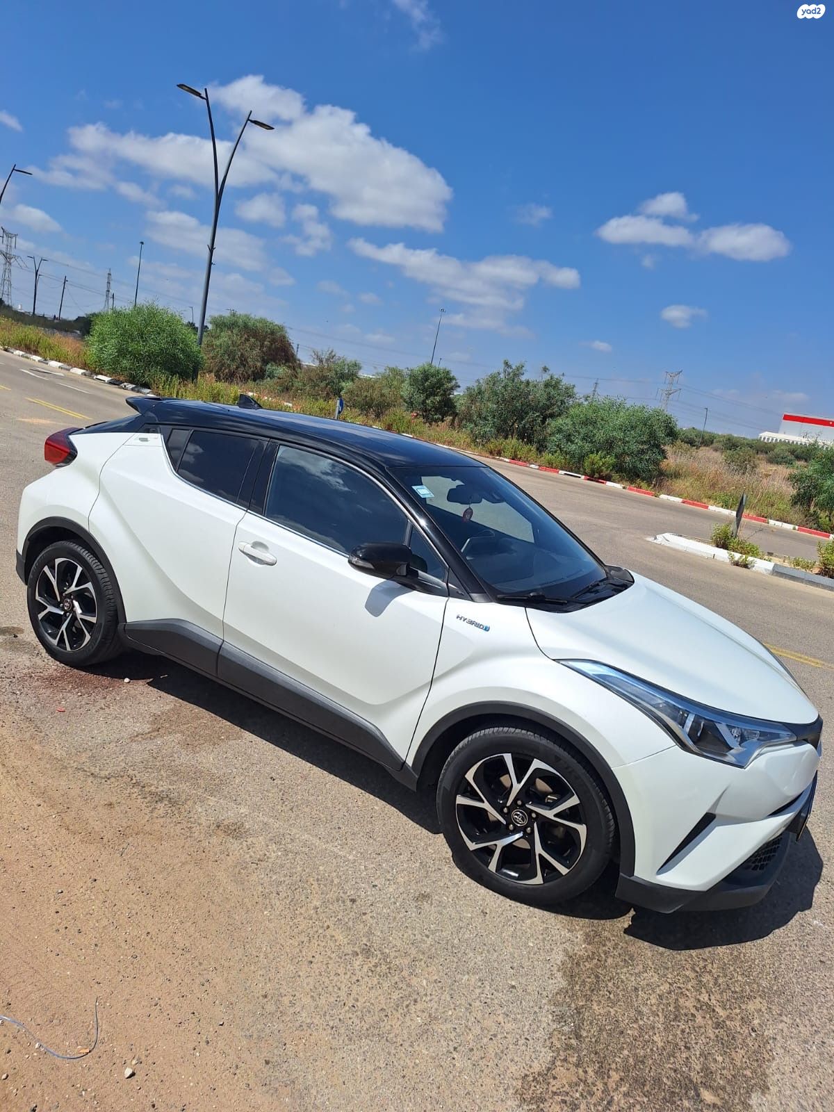 מודעת רכב טויוטה C-HR