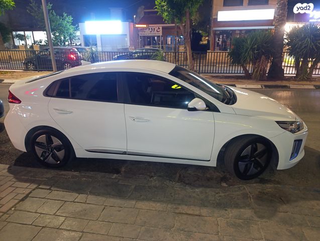 יונדאי איוניק