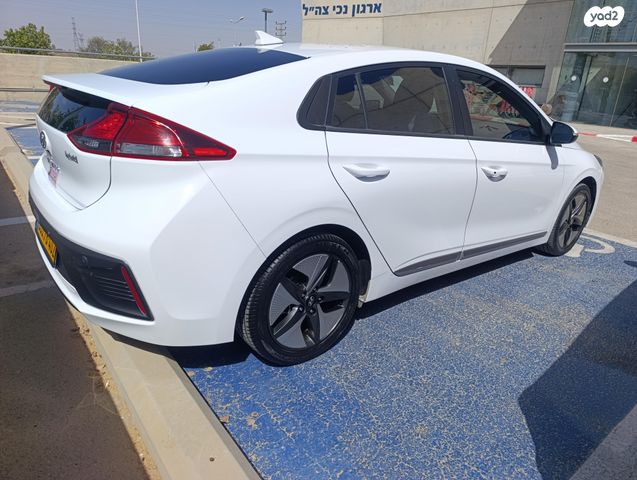 יונדאי איוניק