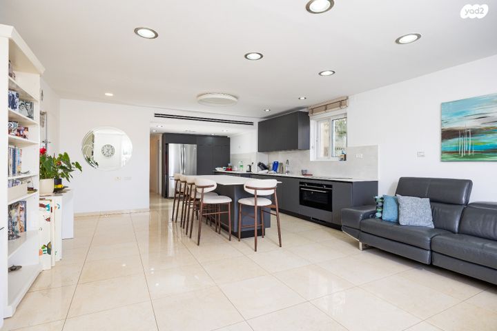 דופלקס, יאנוש קורצ'אק, קרית היובל, ירושלים