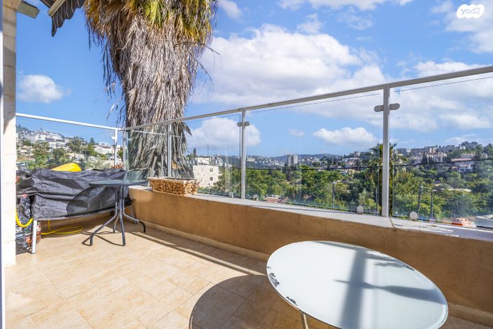 דופלקס, יאנוש קורצ'אק, קרית היובל, ירושלים