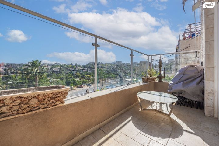 דופלקס, יאנוש קורצ'אק, קרית היובל, ירושלים