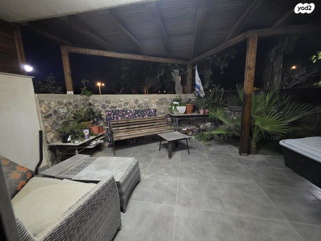 דירת גן, יהושפט, ערד