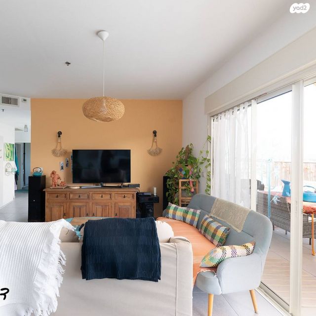 גג/ פנטהאוז, רמז, מערב ותיק, ראשון לציון