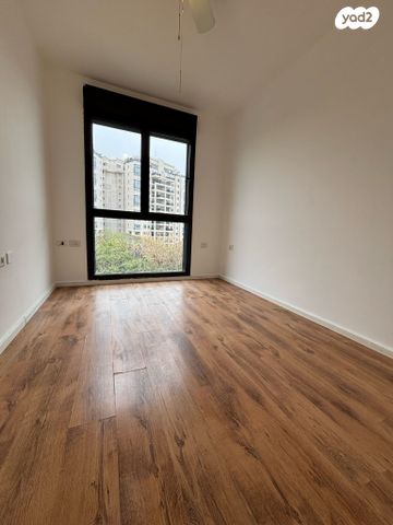 דירה, אליהו ברלין, אזורי חן, גימל החדשה, תל אביב יפו