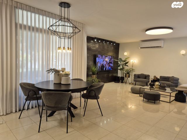 בית פרטי/ קוטג', מיתר / כרמית