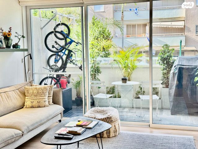 דירה, רעננה