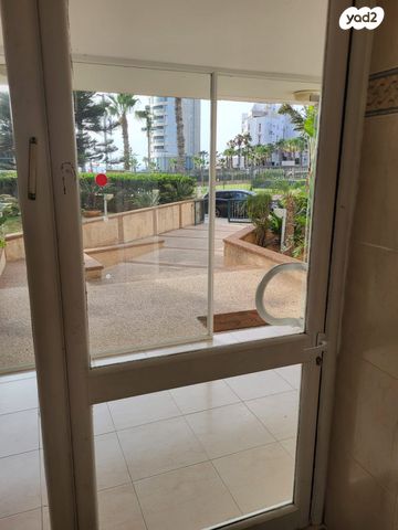 דירה, שדרות העצמאות 8, עצמאות יוספטל, בת ים