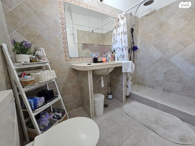 דו משפחתי, גבים, ערד