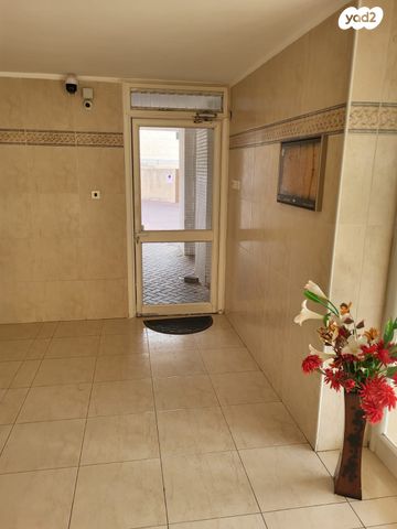 דירה, שדרות העצמאות 8, עצמאות יוספטל, בת ים