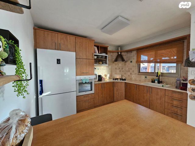 דו משפחתי, גבים, ערד