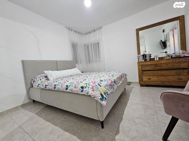 דו משפחתי, גבים, ערד