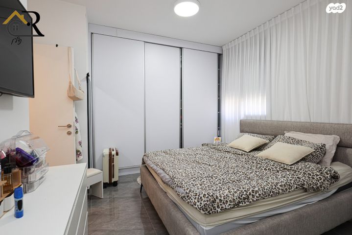 דירה, האושר, שרונה, כפר יונה