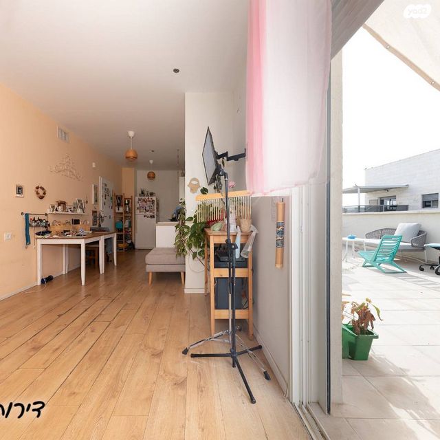 גג/ פנטהאוז, רמז, מערב ותיק, ראשון לציון