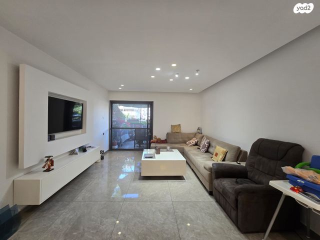 דירה, אחד העם 18, מרכז העיר, חדרה