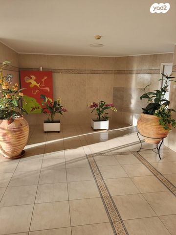 דירה, שדרות העצמאות 8, עצמאות יוספטל, בת ים