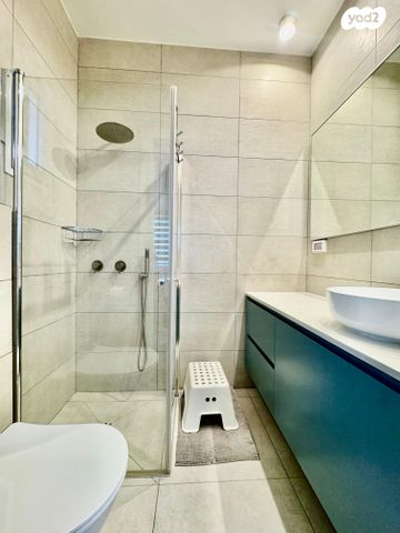 דירה, שפינוזה, שיכון אשר, רעננה