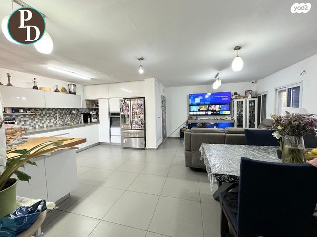 דירה, כפר יונה