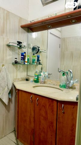 דירה, שפינוזה 22, אברמוביץ', ראשון לציון