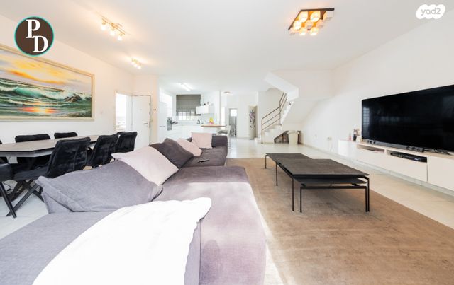 בית פרטי/ קוטג', פרדסיה