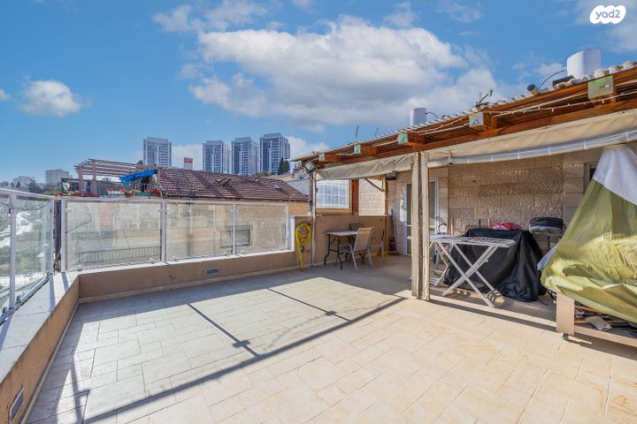 דופלקס, יאנוש קורצ'אק, קרית היובל, ירושלים