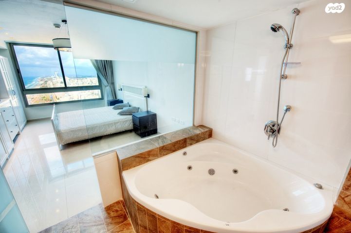 גג/ פנטהאוז, שדרות עובד בן עמי 2, נוף הטיילת, נתניה