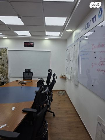 משרדים, דרך הארבעה, מרכז העיר, עכו