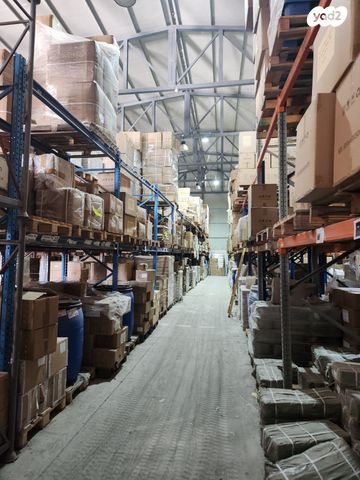 מחסנים, ראש העין