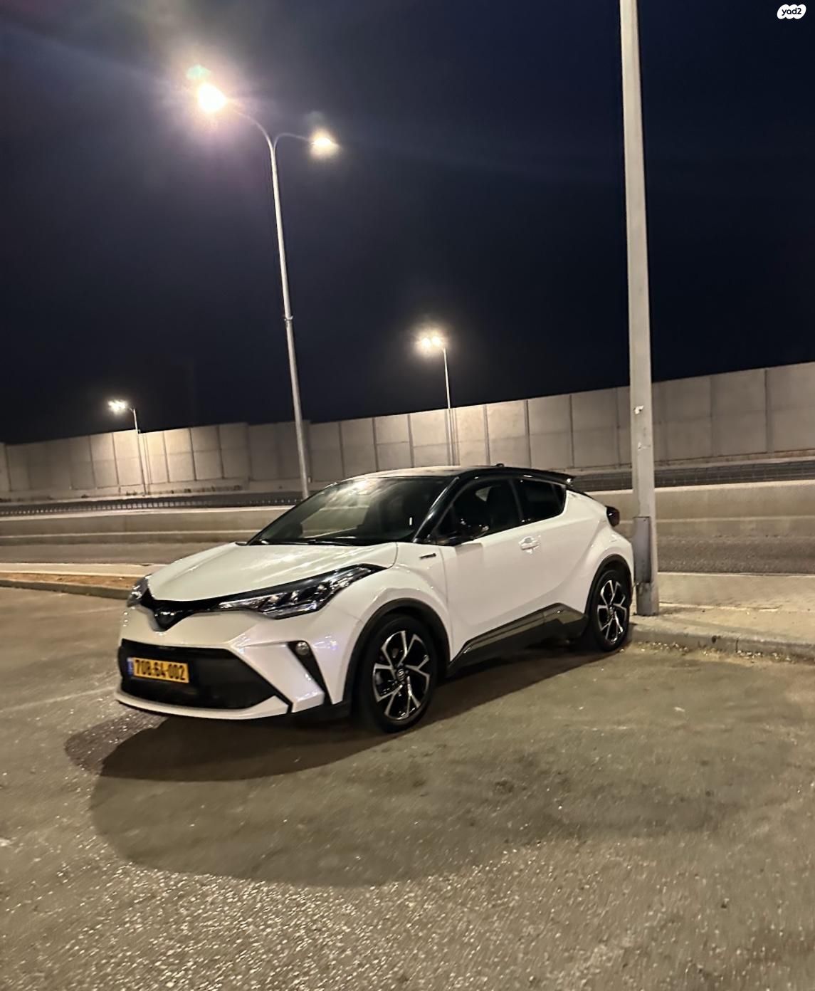 מודעת רכב טויוטה C-HR