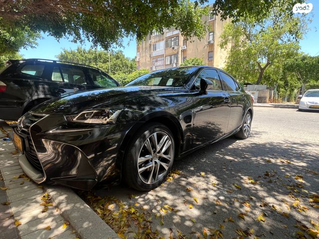 מודעת רכב לקסוס IS