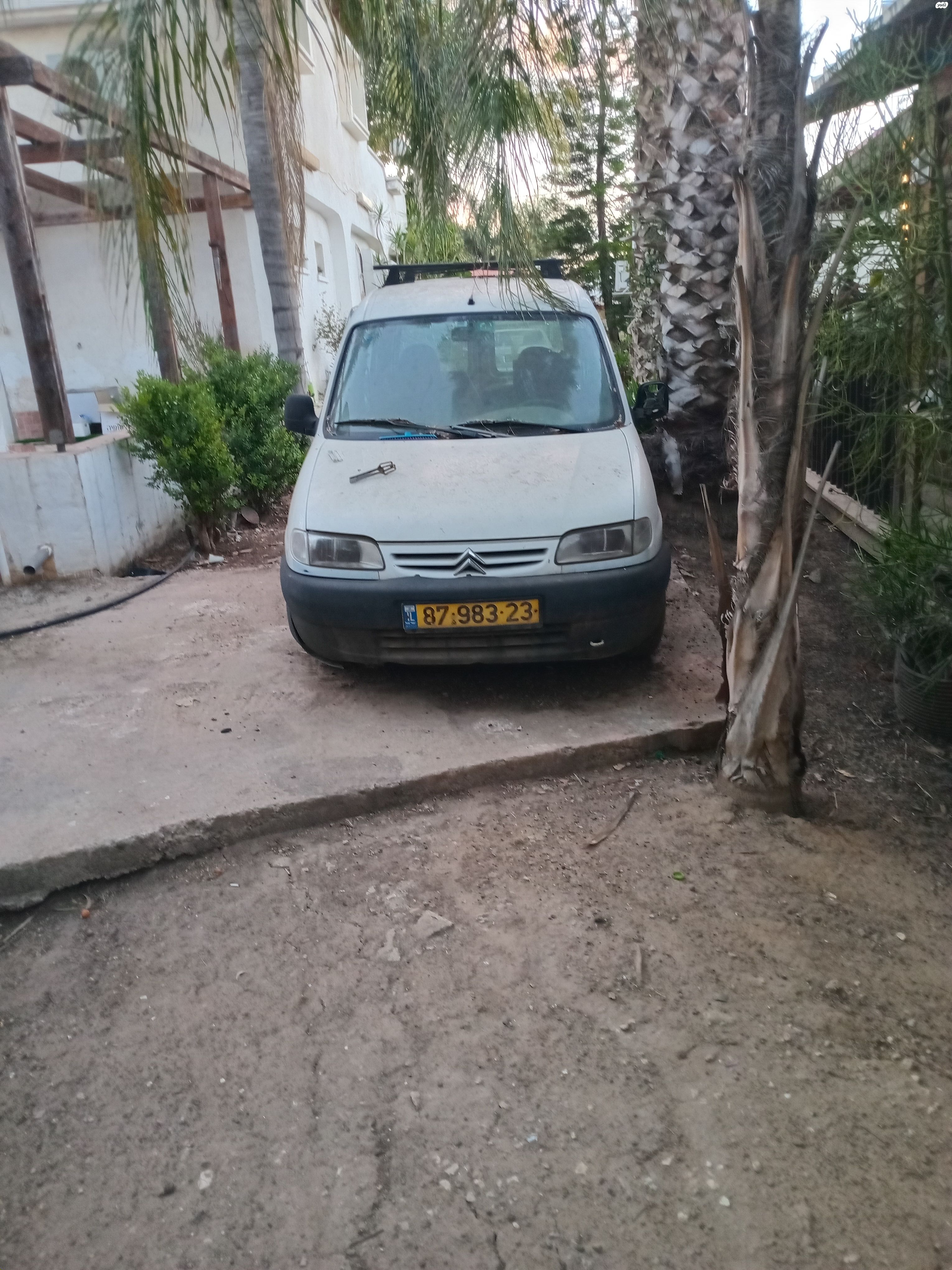 מודעת רכב סיטרואן ברלינגו