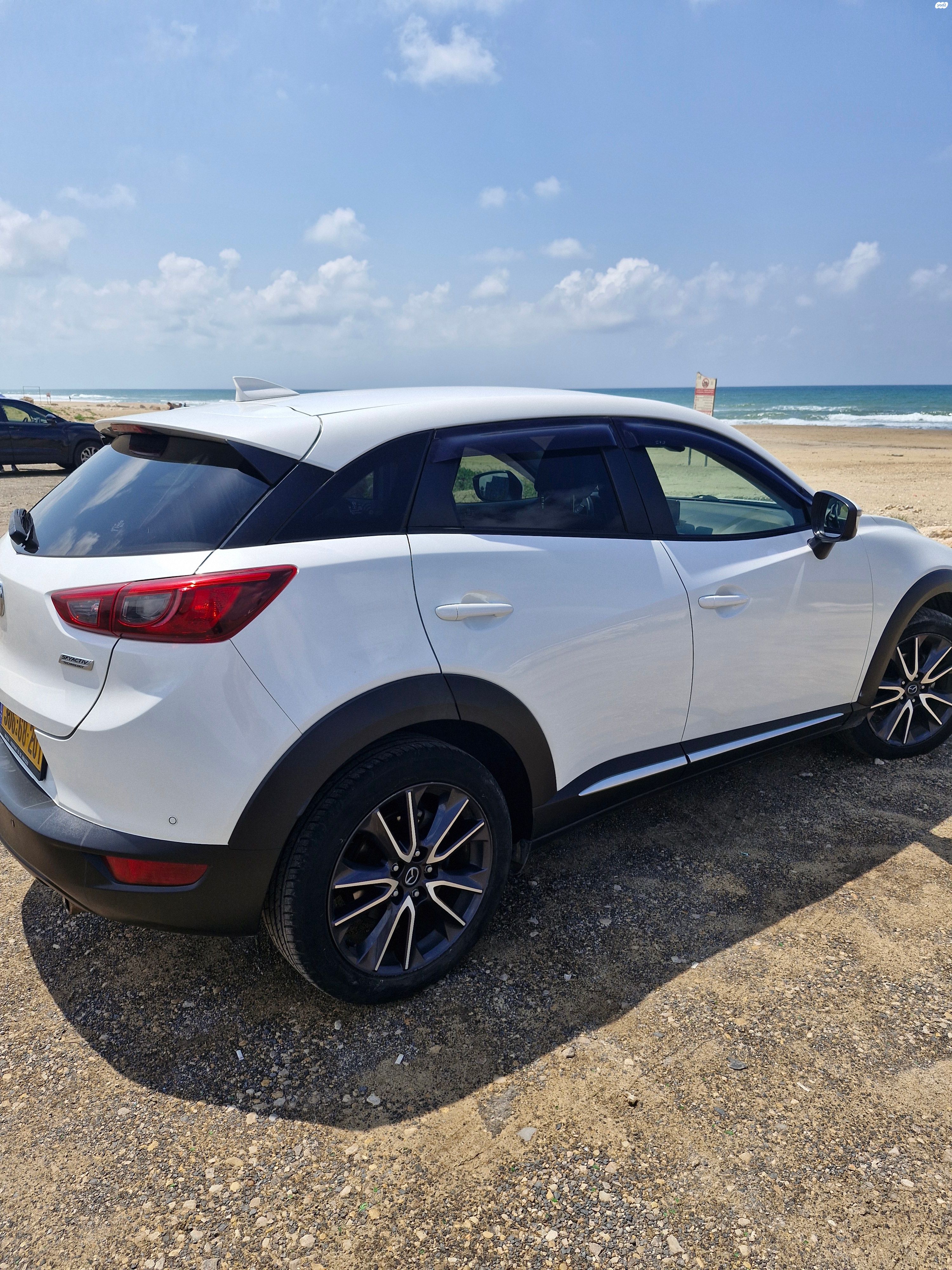 מודעת רכב מאזדה CX-3
