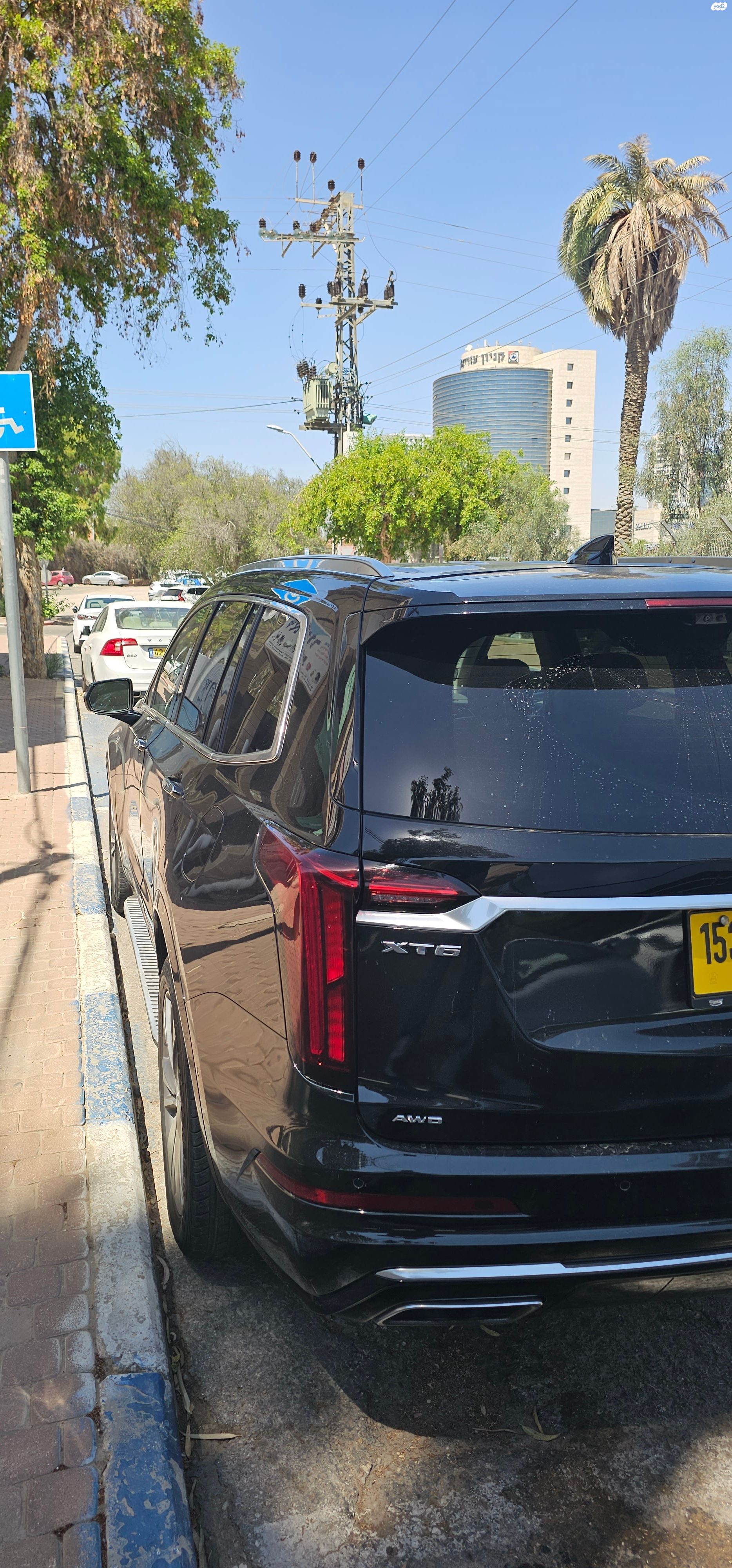 מודעת רכב קאדילק XT6