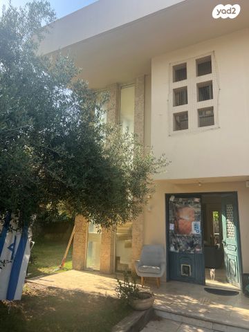 זמורות 303