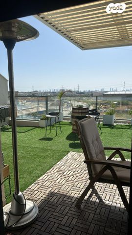 גג/ פנטהאוז, דרך הרעות 18, פרדסיה, פרדסיה