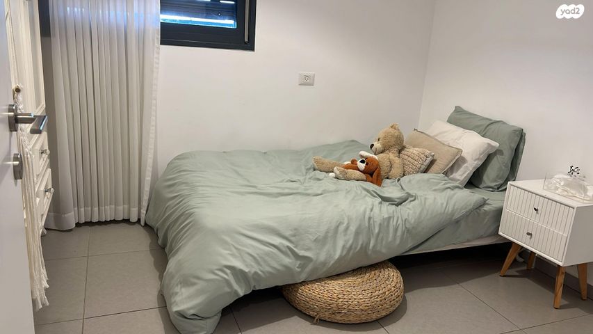 גג/ פנטהאוז, דרך הרעות 18, פרדסיה, פרדסיה