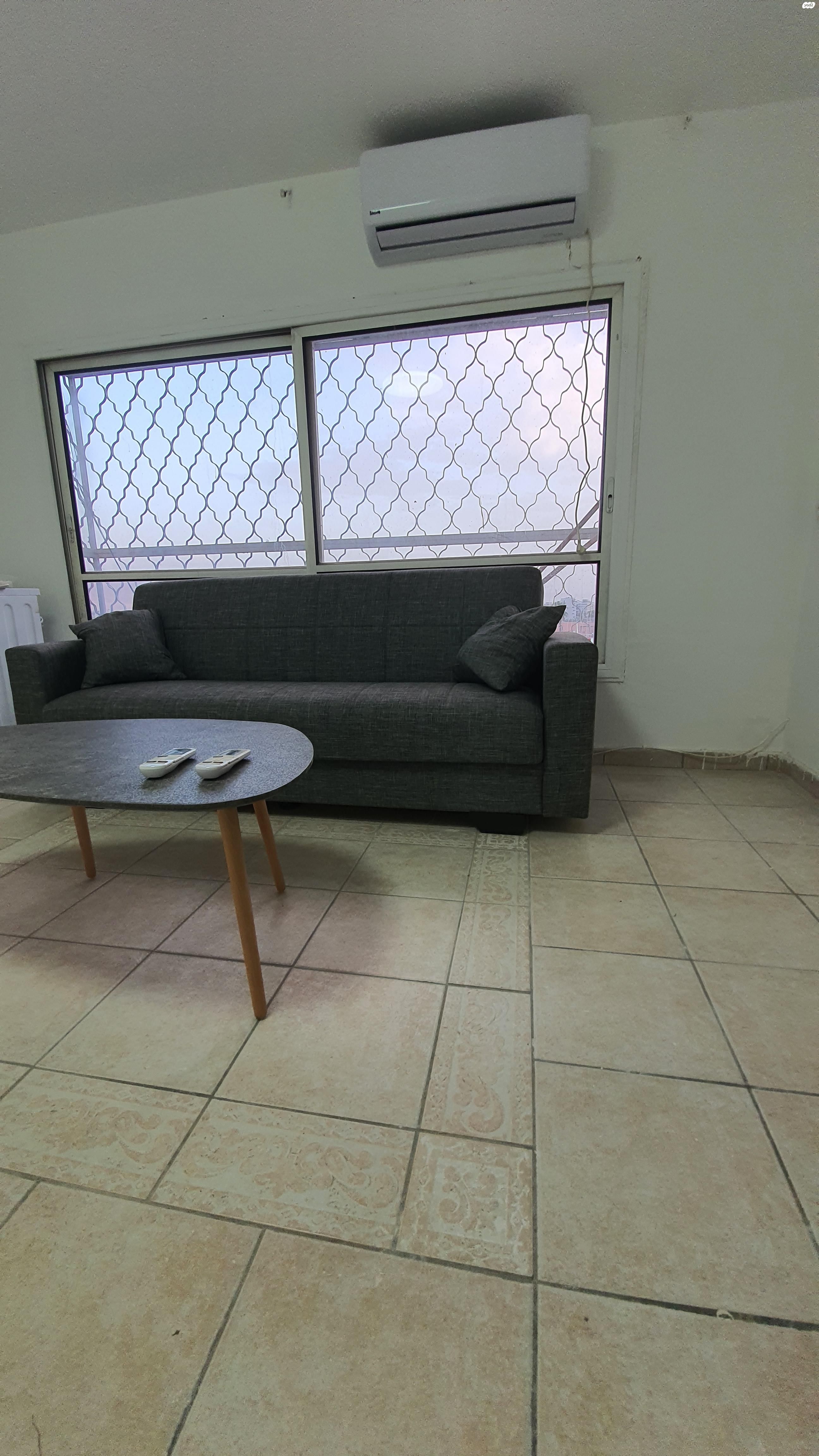 סמטת הצוק 3305